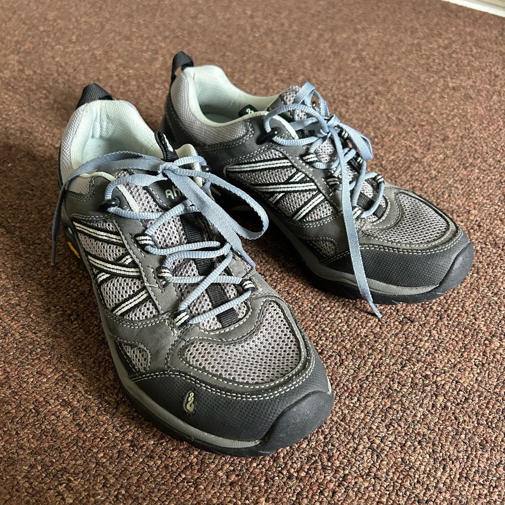 AHNU hiking shoe
